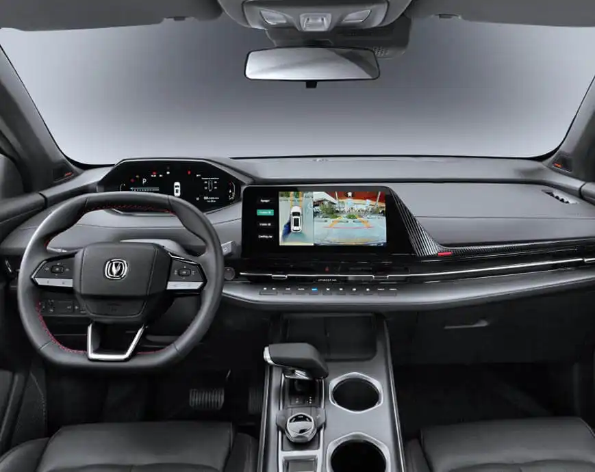 Diseño Interior de New CS55 Plus
